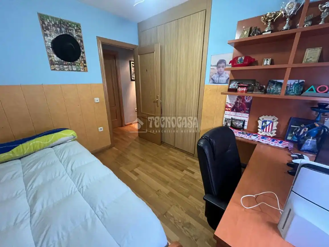 Habitación de Piso en venta en Humanes de Madrid con Calefacción, Trastero y Balcón
