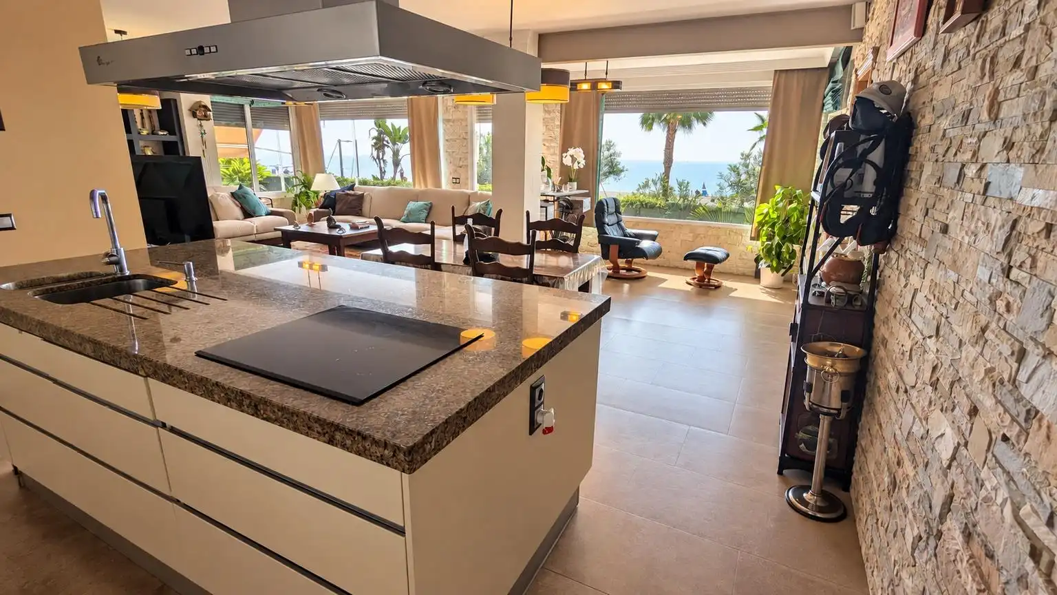Bajo en venta en Laguna Beach, imagen 6