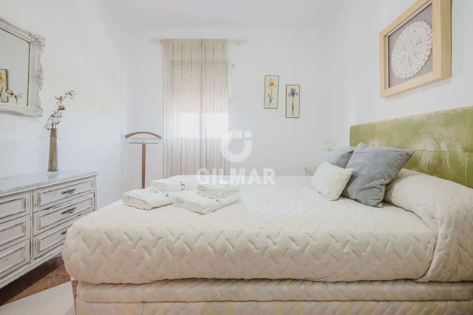 Habitación de Piso en venta en Cádiz con Calefacción