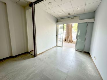 Gewerbefläche zum Verkauf in Paseo de la Florida 57