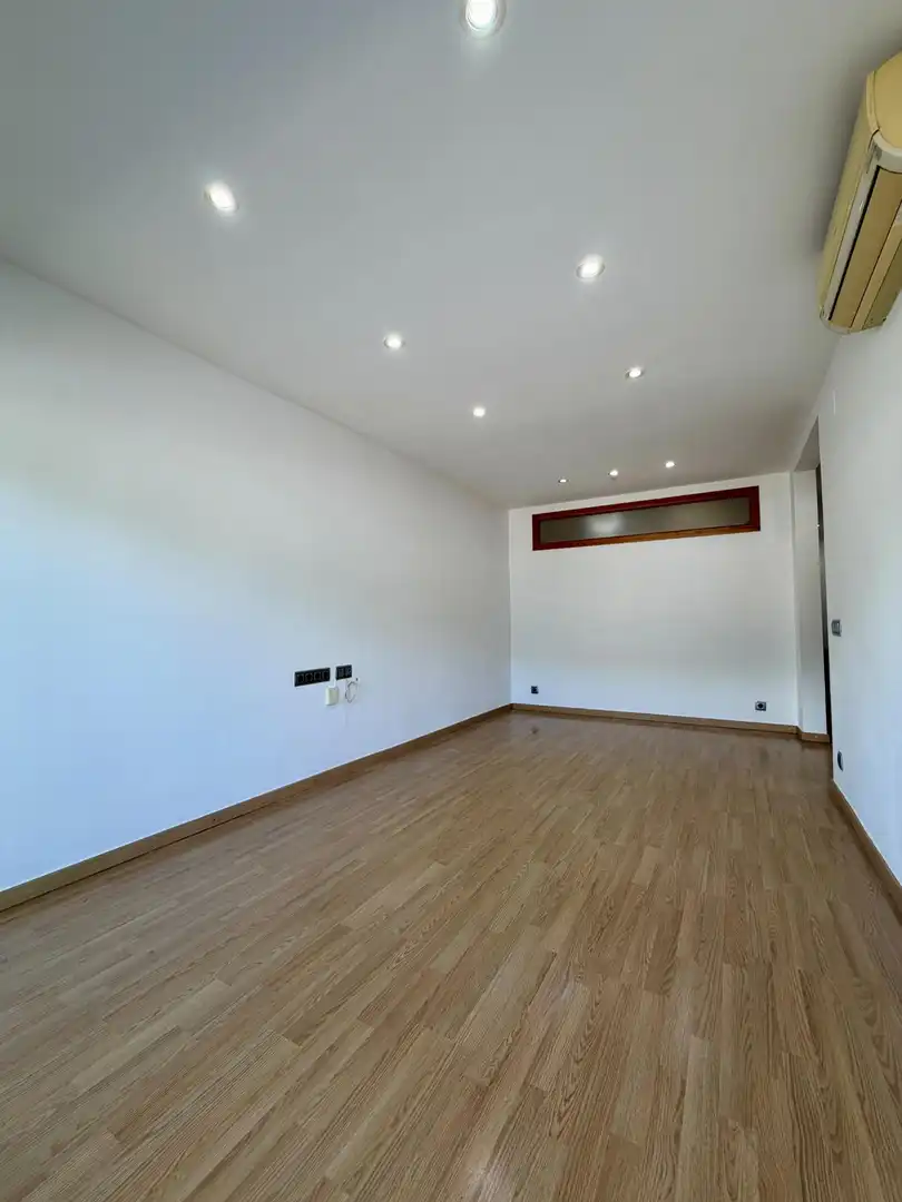 Sala d'estar de Pis en venda en Canet de Mar amb Parquet, Terrassa i Traster