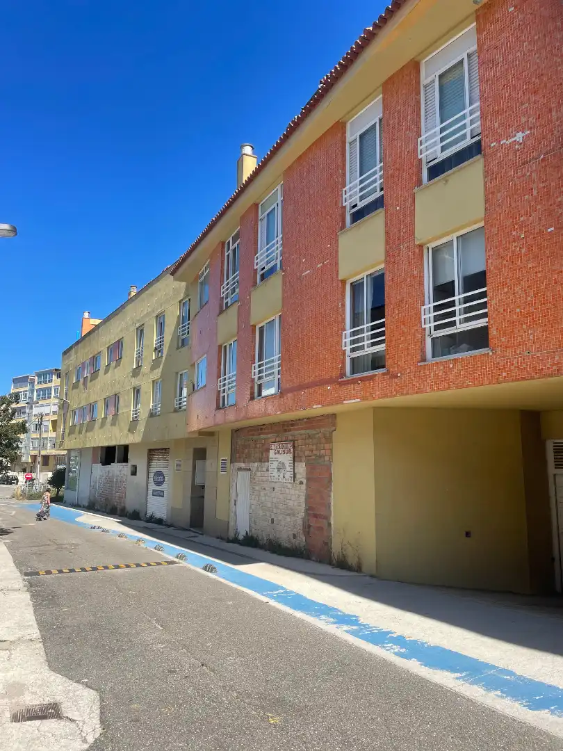 Vista exterior de Pis en venda en Cangas  amb Calefacció, Traster i Moblat
