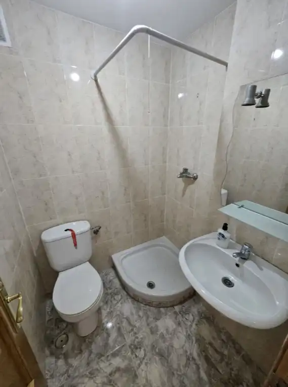 Baño de Piso en venta en Torres de la Alameda con Calefacción y Trastero