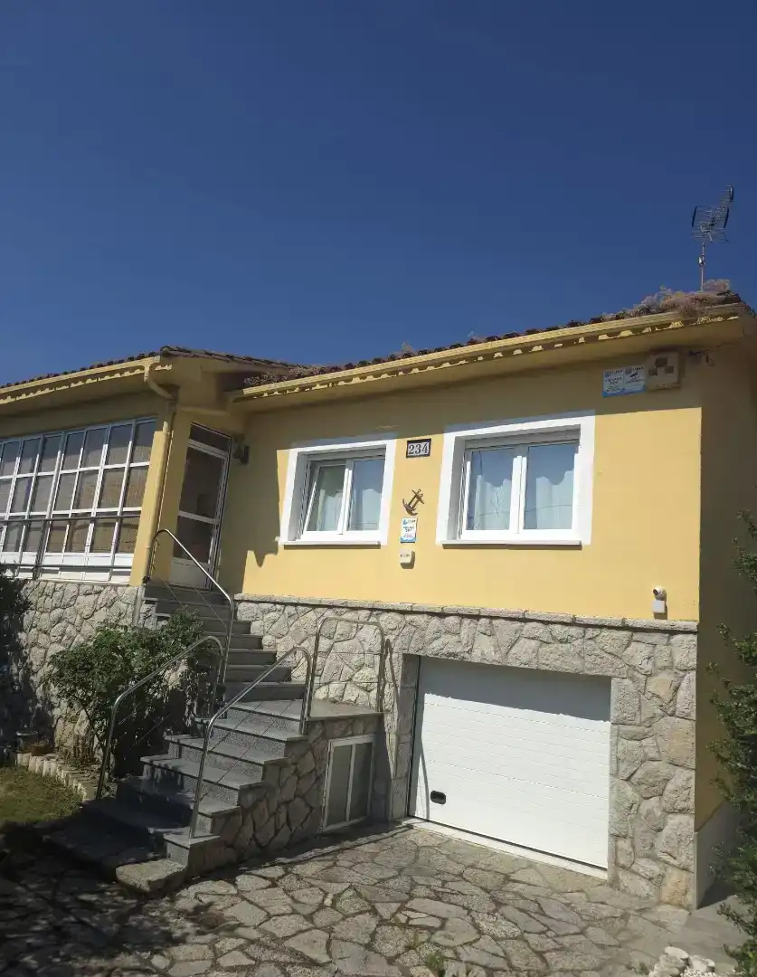 Vista exterior de Casa o xalet en venda en Trobajo del Cerecedo