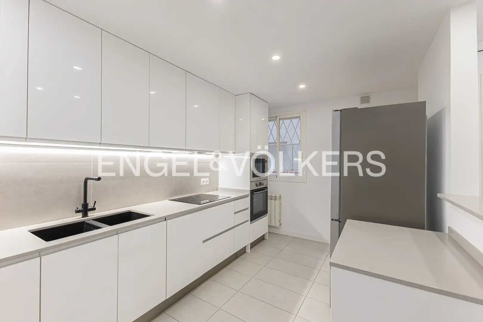 Kitchen of Flat for sale in Barcelona  with Air Conditioner, Heating and Terrace