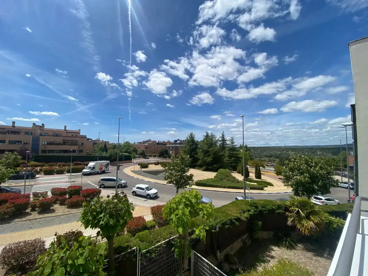 Außenansicht von Wohnung zur Miete in Las Rozas de Madrid mit Klimaanlage, Privatgarten und Parkett