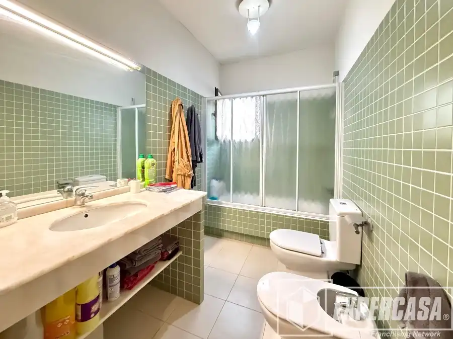 Bathroom of Houses for sale in Llíria  with Air Conditioner, Terrace and Storage room