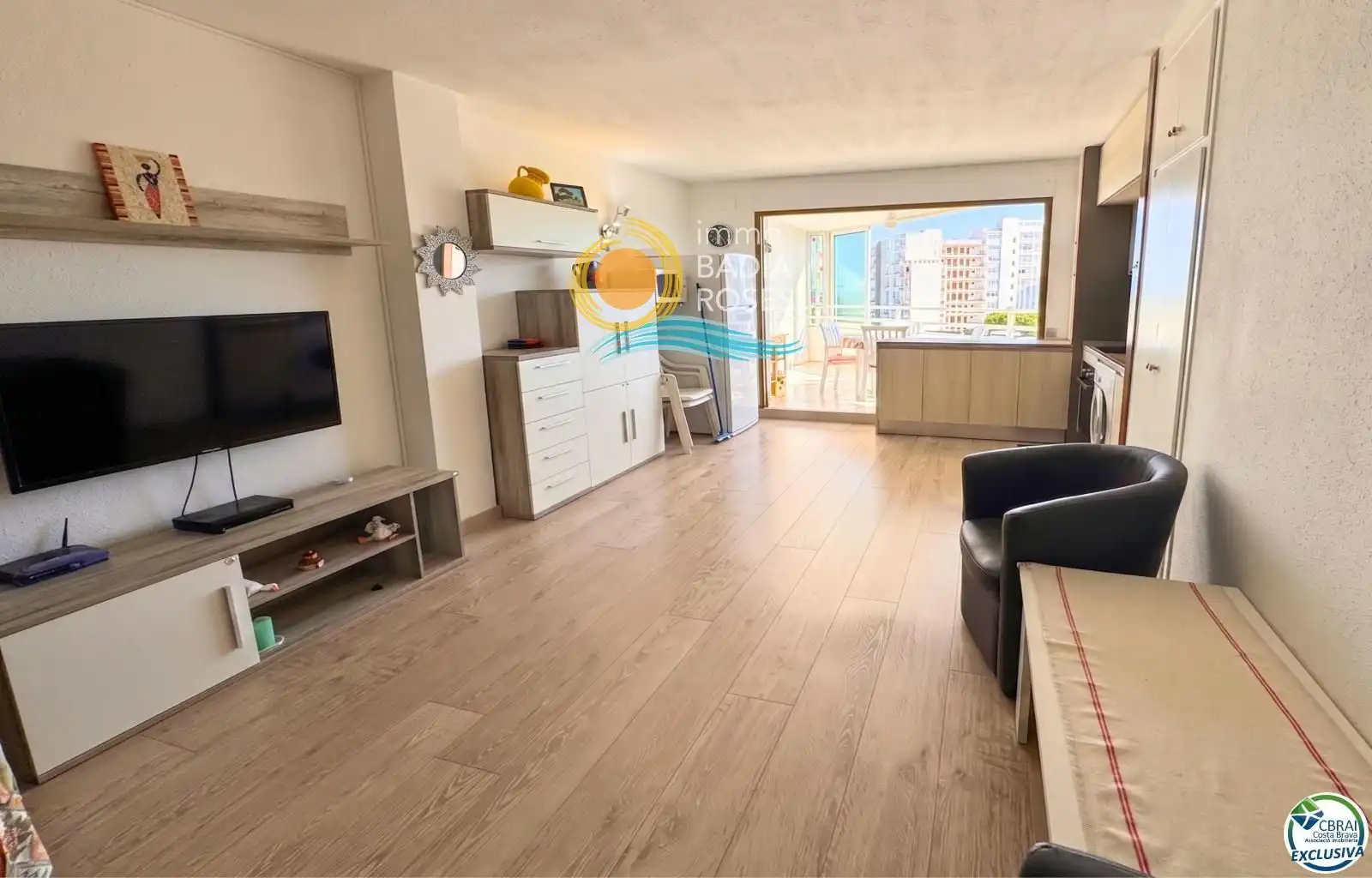 Sala de estar de Piso en venta en Roses con Calefacción, Parquet y Terraza