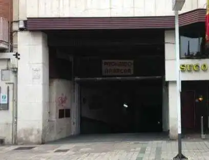 Aparcament en venda a Av Casado del Alisal