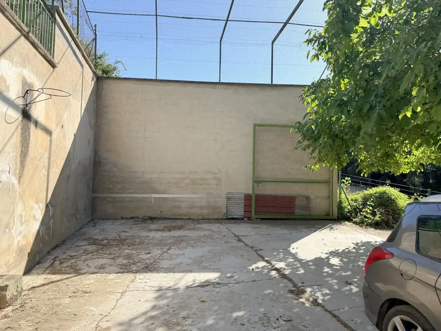 Parking of Country homes for sale in Valle de Yerri / Deierri  with Private garden and Swimming Pool