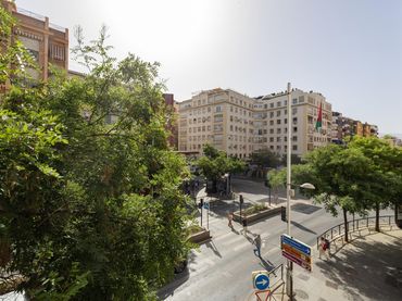 Pis amb balcó en venda a Camino de Ronda