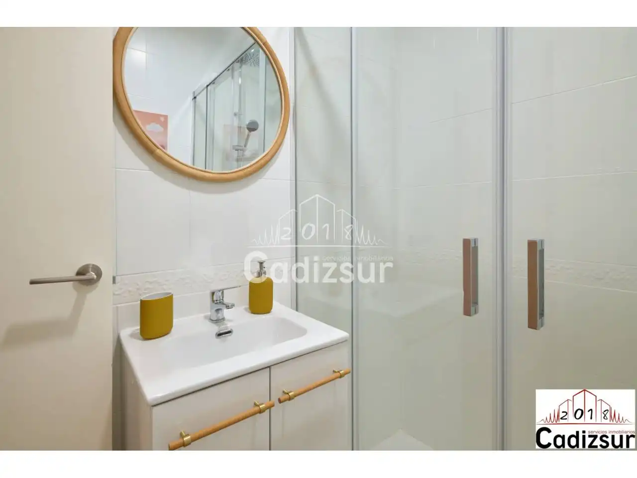 Baño de Piso en venta en Cádiz con Trastero y Amueblado