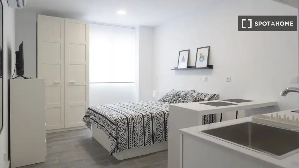 Habitación de Piso de alquiler en Madrid con Aire acondicionado, Calefacción y Amueblado