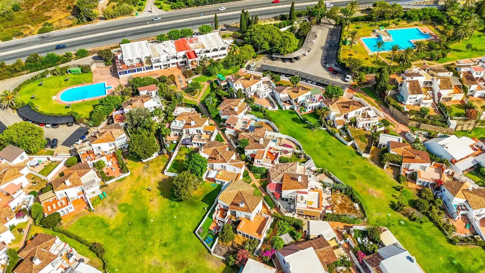 Casa aparellada amb terrassa en venda a Urbanizacion Estepona, imagen 38