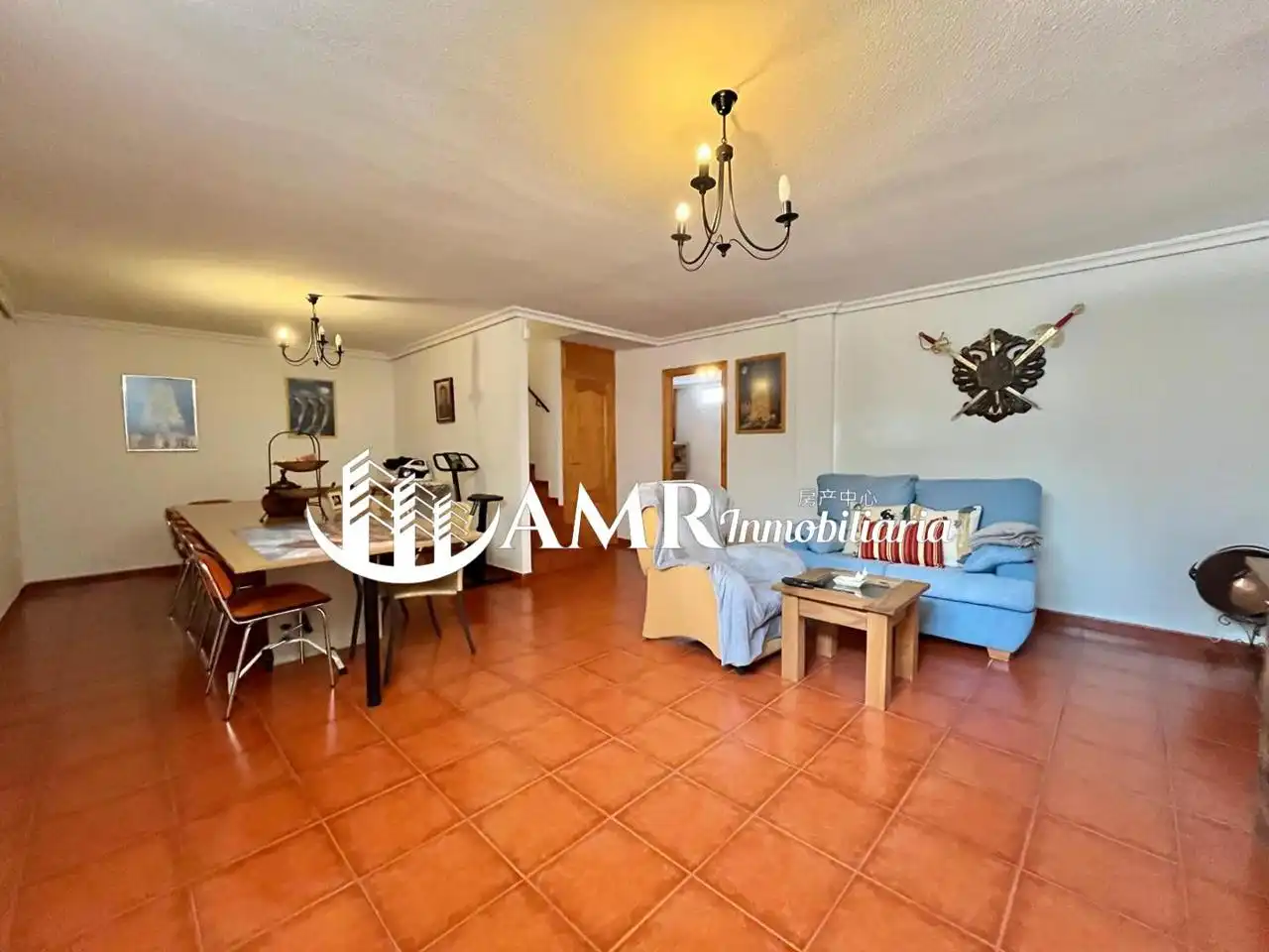 Sala de estar de Casa adosada en venta en Casarrubuelos con Aire acondicionado, Calefacción y Jardín privado