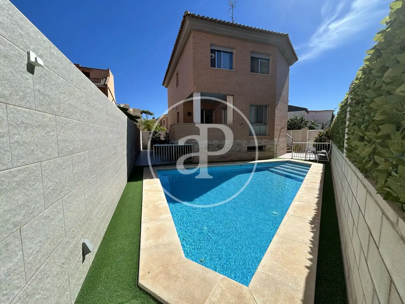 Casa amb piscina en venda a Mareny Blau