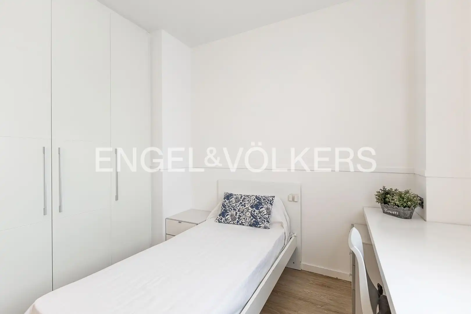 Bedroom of Flat for sale in Sant Feliu de Llobregat  with Heating, Terrace and Storage room