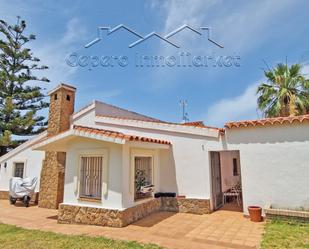 Vista exterior de Casa o xalet en venda en El Puerto de Santa María amb Aire condicionat, Jardí privat i Piscina