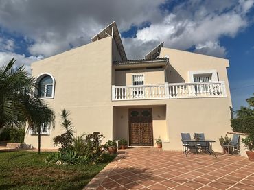 Chalet con balcón en venta en Manantiales - Lagar - Cortijo