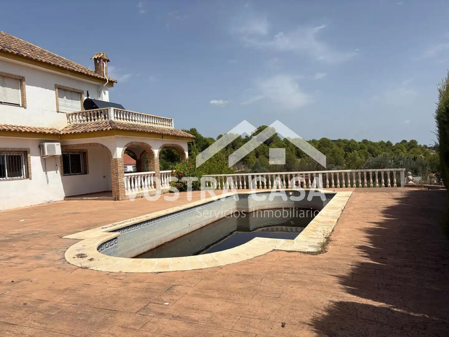 Swimming pool of Flat for sale in Chiva  with Alarm