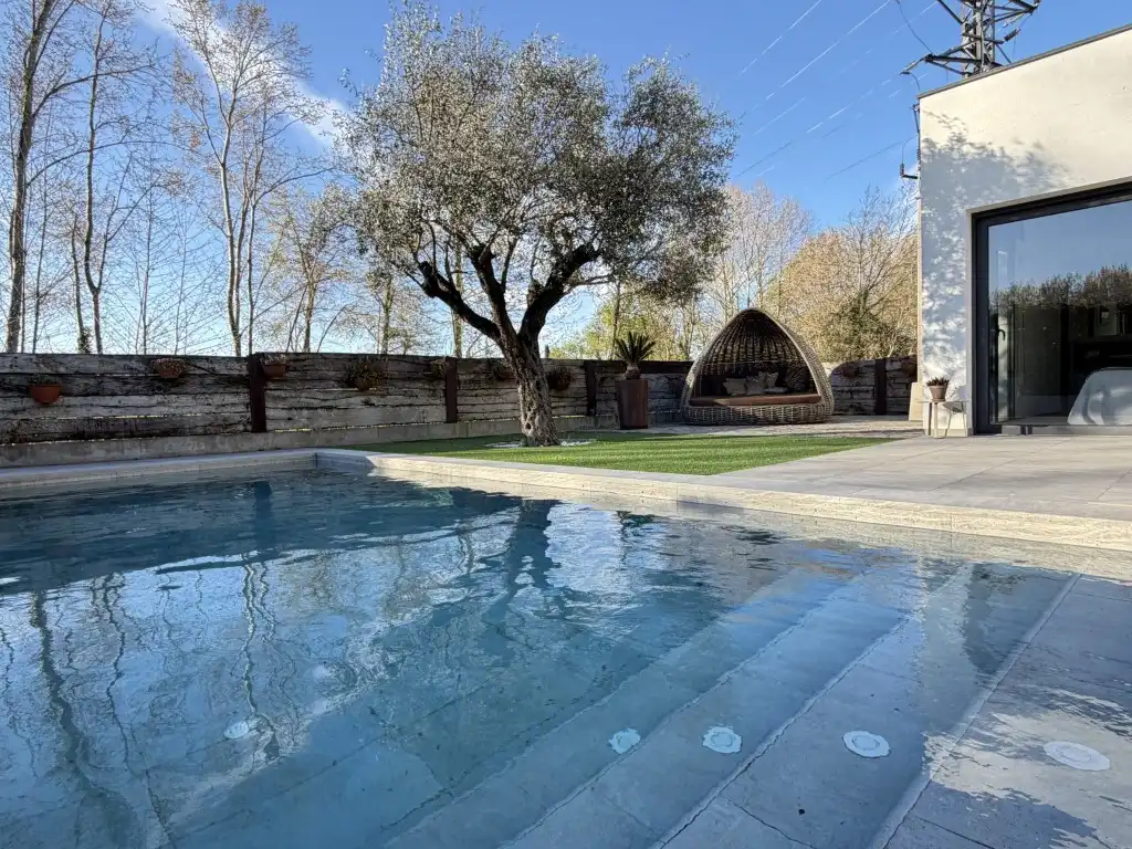 Piscina de Casa o chalet en venta en Cornellà del Terri con Jardín privado, Terraza y Piscina