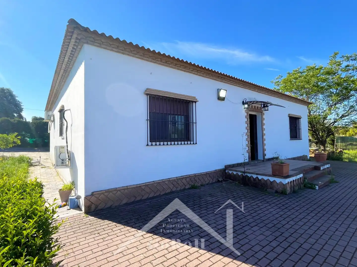 Vista exterior de Casa o xalet en venda en Castilblanco de los Arroyos amb Aire condicionat, Jardí privat i Piscina