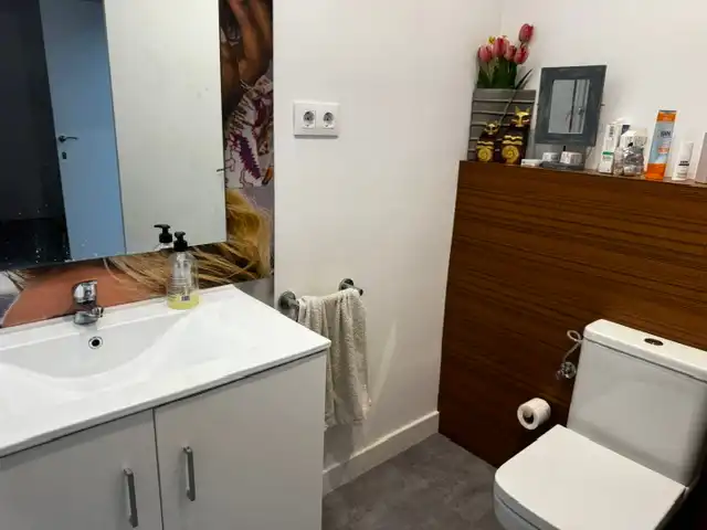 Badezimmer von Büro zum Verkauf in Mollet del Vallès mit Klimaanlage, Terrasse und Abstellraum