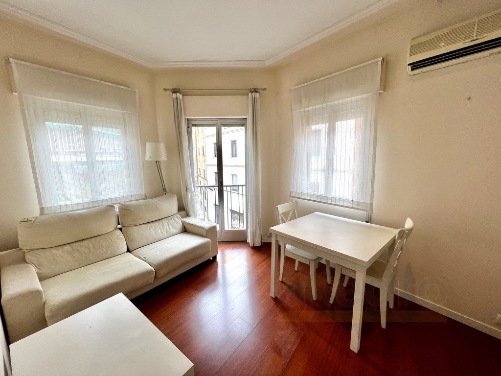 Exterior view of Flat to rent in  Madrid Capital