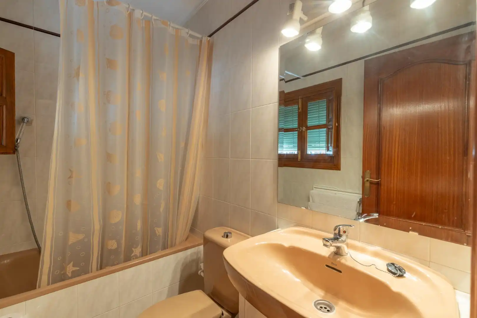 Bathroom of Houses for sale in Granada