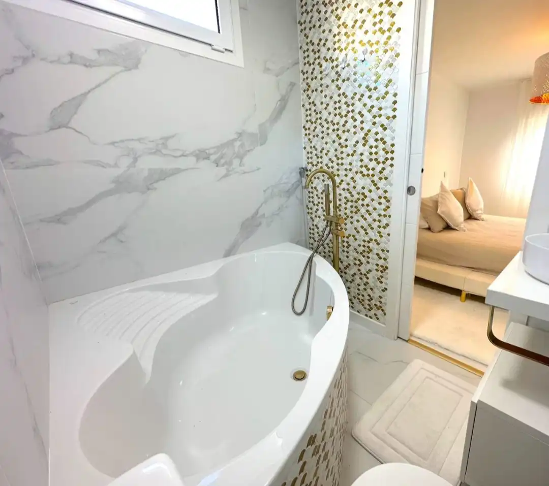 Bathroom of Houses for sale in Mijas  with Air Conditioner, Heating and Swimming Pool
