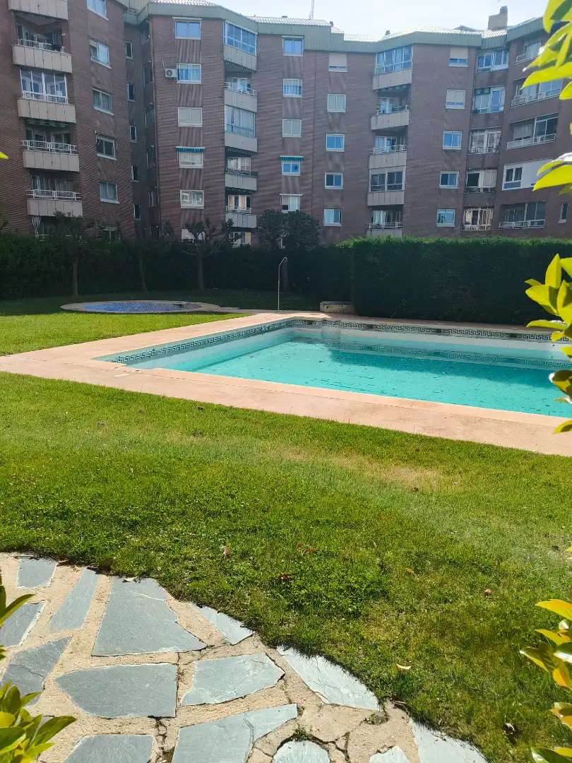 Schwimmbecken von Wohnung zum Verkauf in Valladolid mit Privatgarten, Abstellraum und Schwimmbad