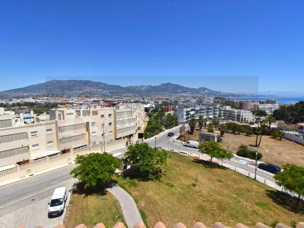 Exterior view of Attic for sale in Fuengirola  with Air Conditioner, Private garden and Terrace