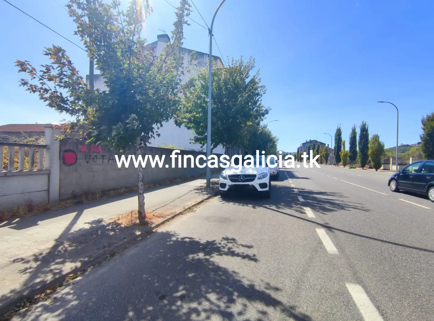 Lands and plots for sale in Avenida de Laza