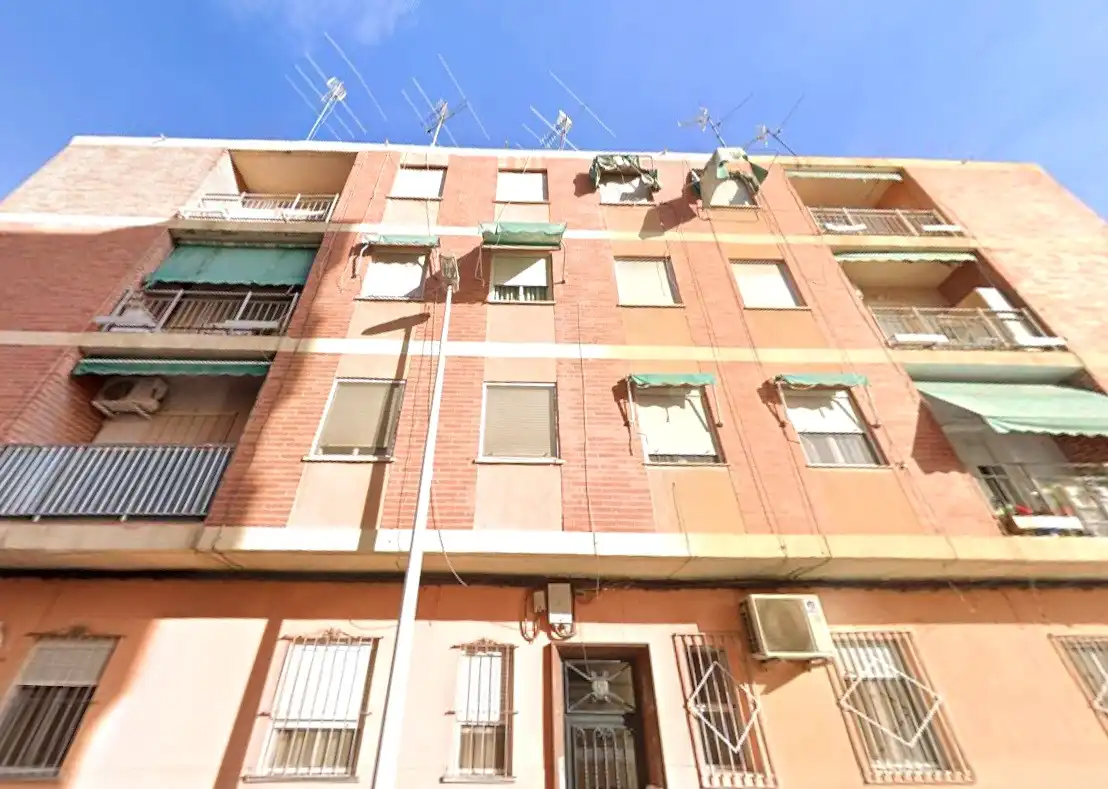 Vista exterior de Piso en venta en Elche / Elx