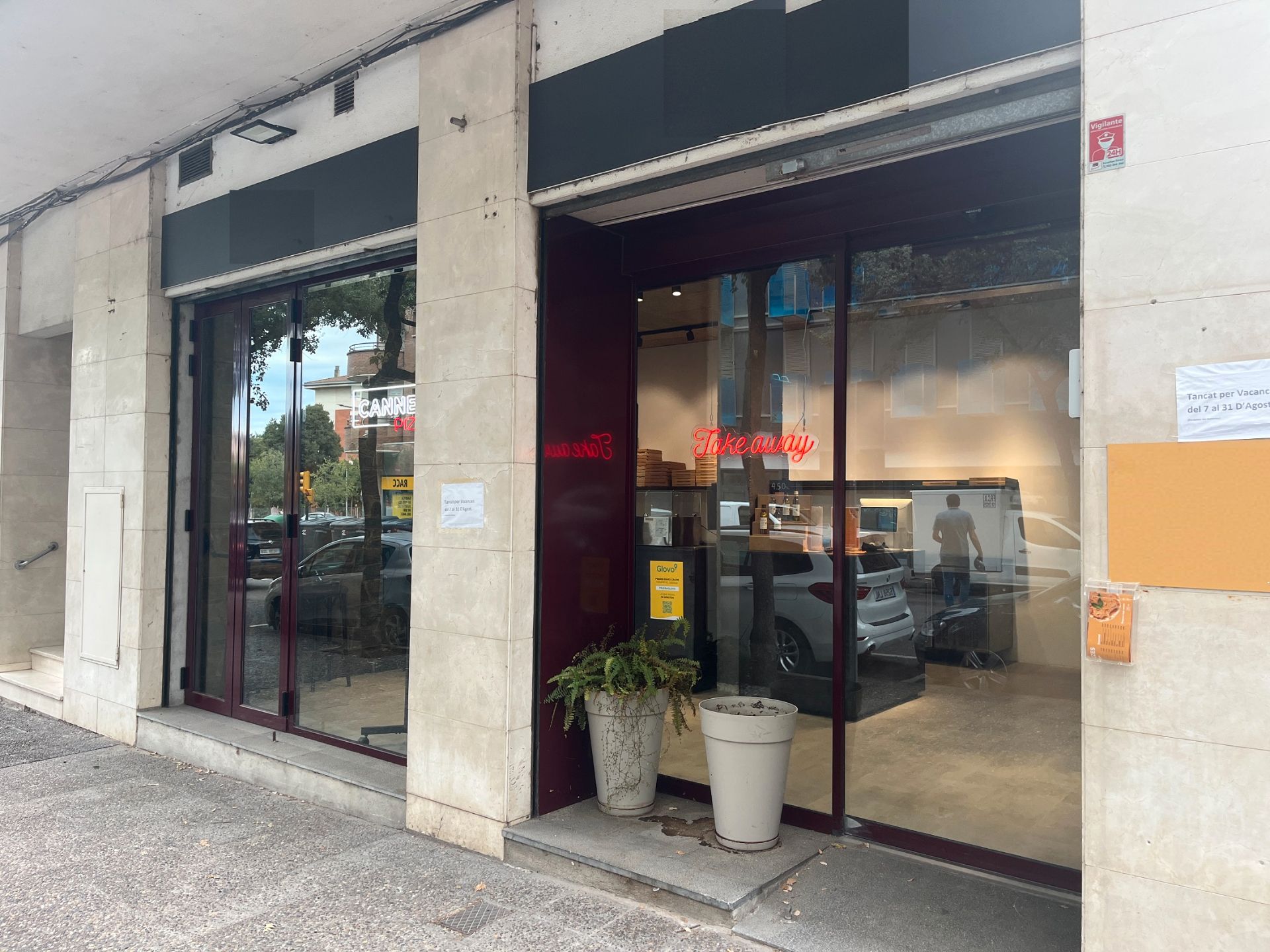Local de lloguer en Girona Capital amb Aire condicionat, Calefacció i Moblat