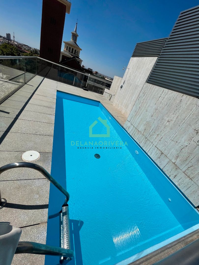 Piscina de Pis en venda en  Madrid Capital amb Terrassa, Traster i Piscina