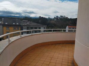Vista exterior de Apartamento en venta en Arteixo con Terraza, Amueblado y Horno