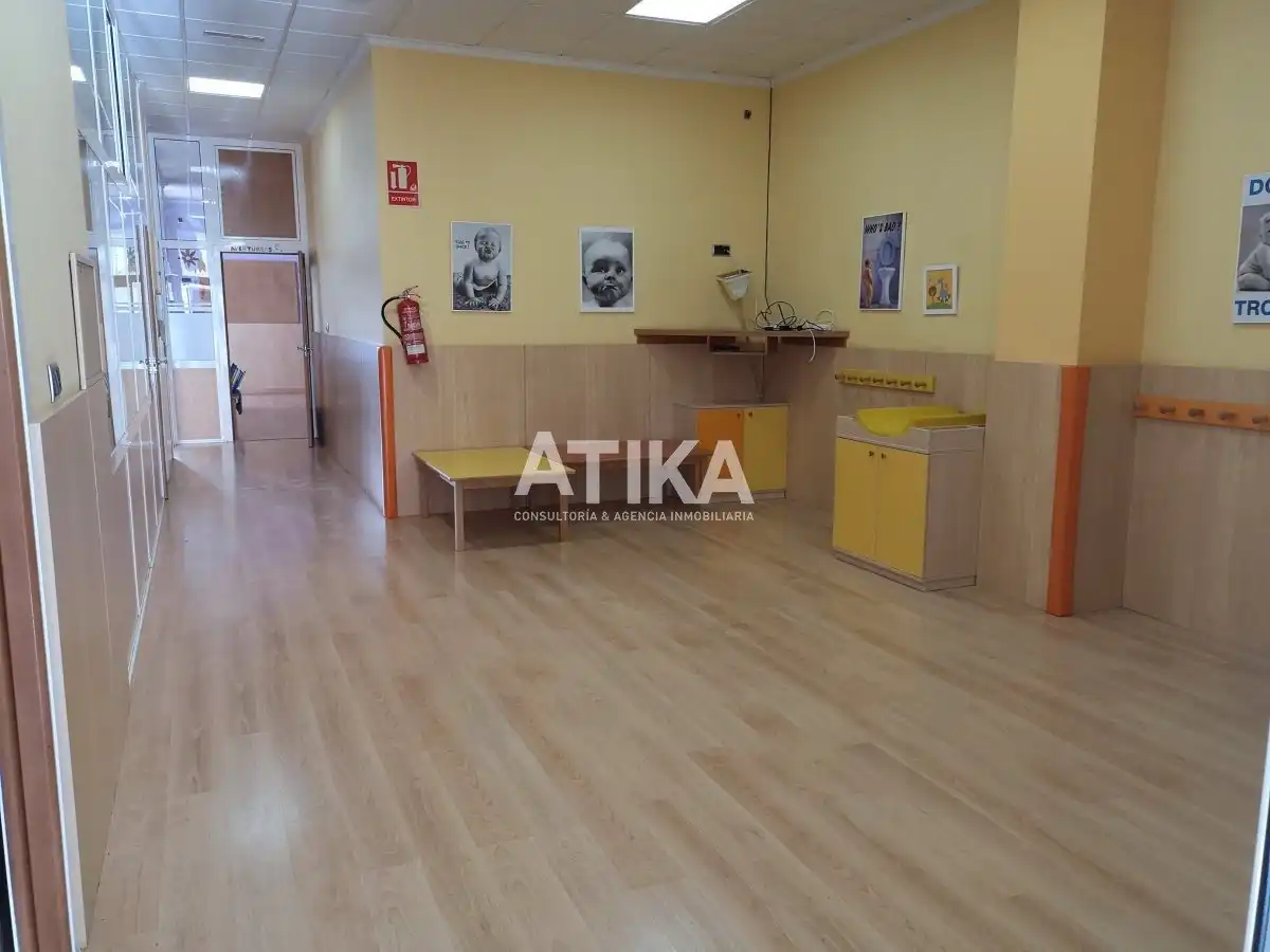 Business premises for sale in Sant Josep - Zona Hospital, imagen 3