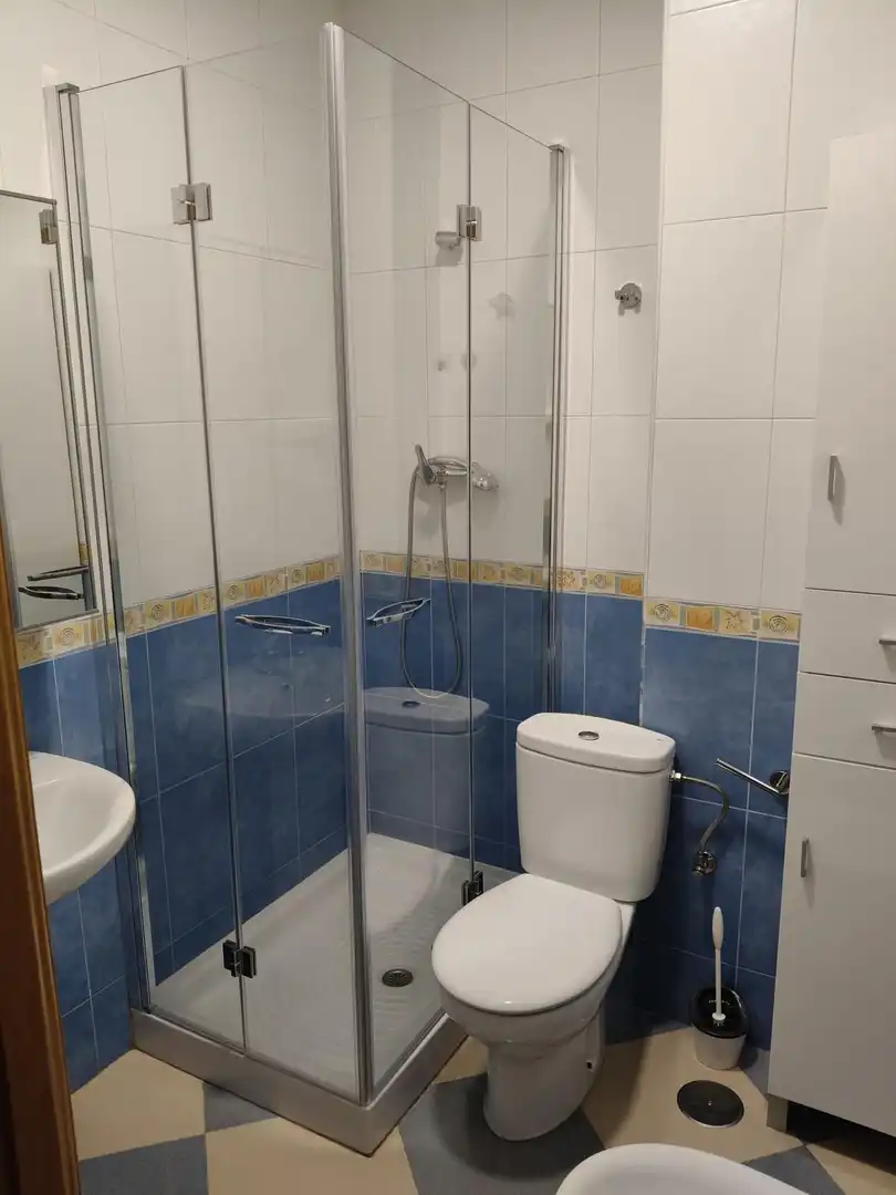 Bathroom of Flat for sale in Granada  with Heating and Terrace