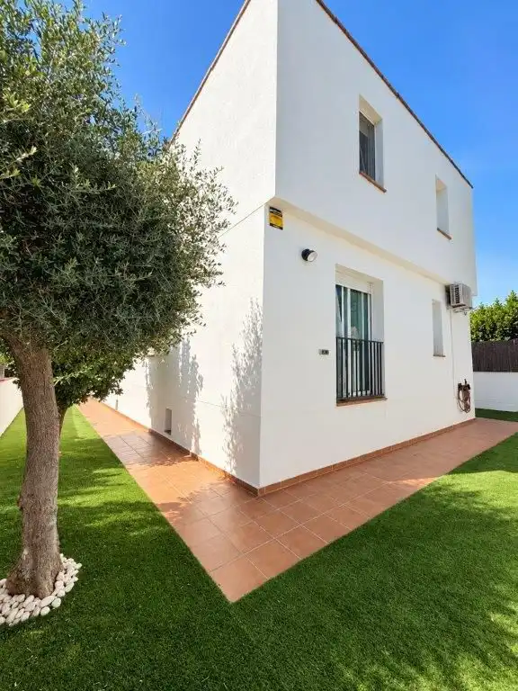Vista exterior de Casa o xalet en venda en Puigdàlber, Barcelona