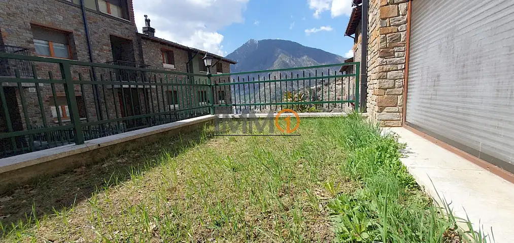 Casa aparellada amb jardí en venda a Engolasters, imagen 14