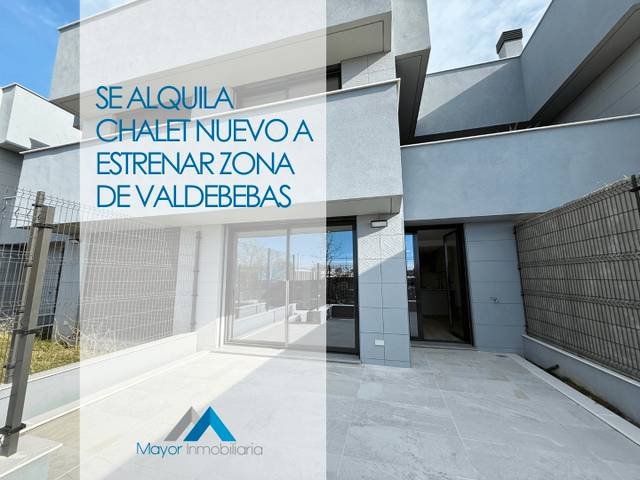 Casa adosada en Alquiler en Calle de Elena Fortún en Valdebebas - Valdefuentes