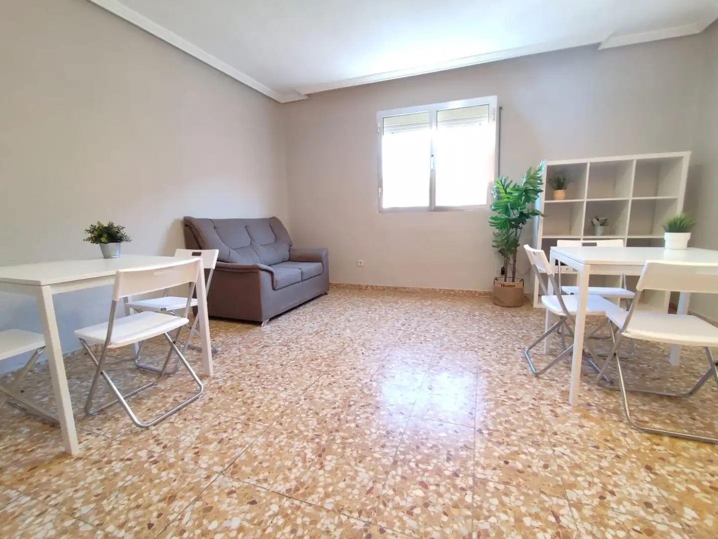 Room in Plaza de Corpus Barga, 7, Palomeras Bajas
