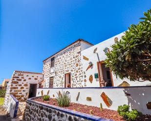 Vista exterior de Casa o xalet de lloguer en Arona amb Terrassa