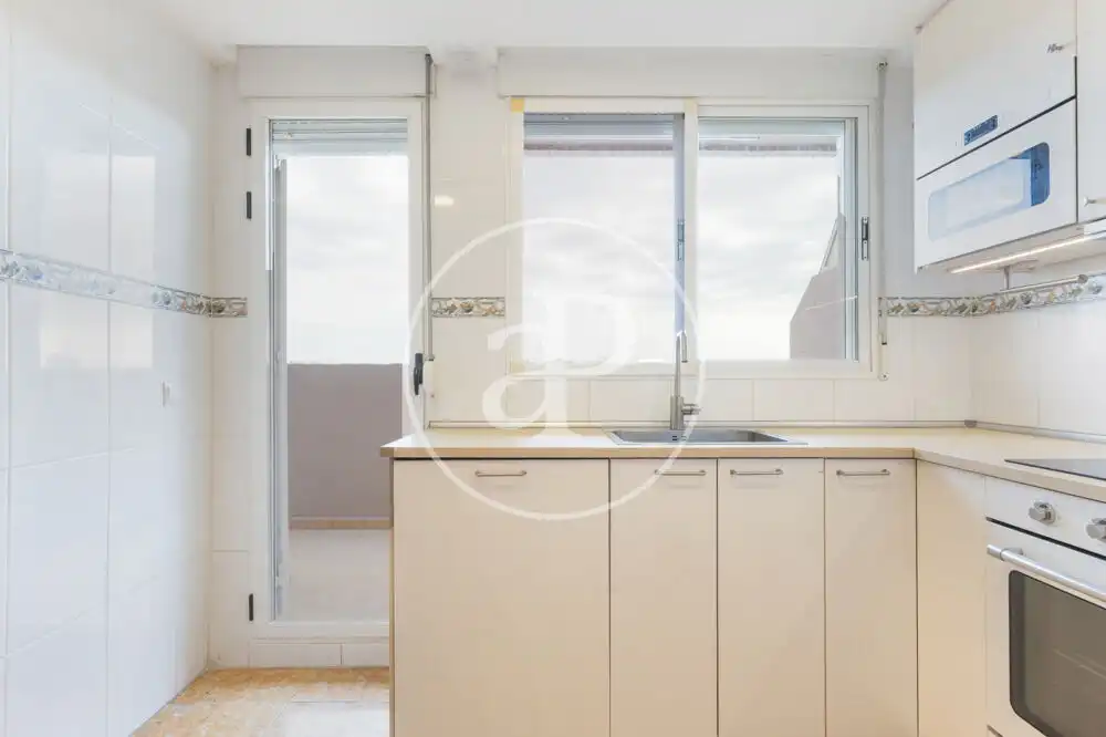 Cocina de Piso de alquiler en Valencia con Aire acondicionado, Calefacción y Terraza