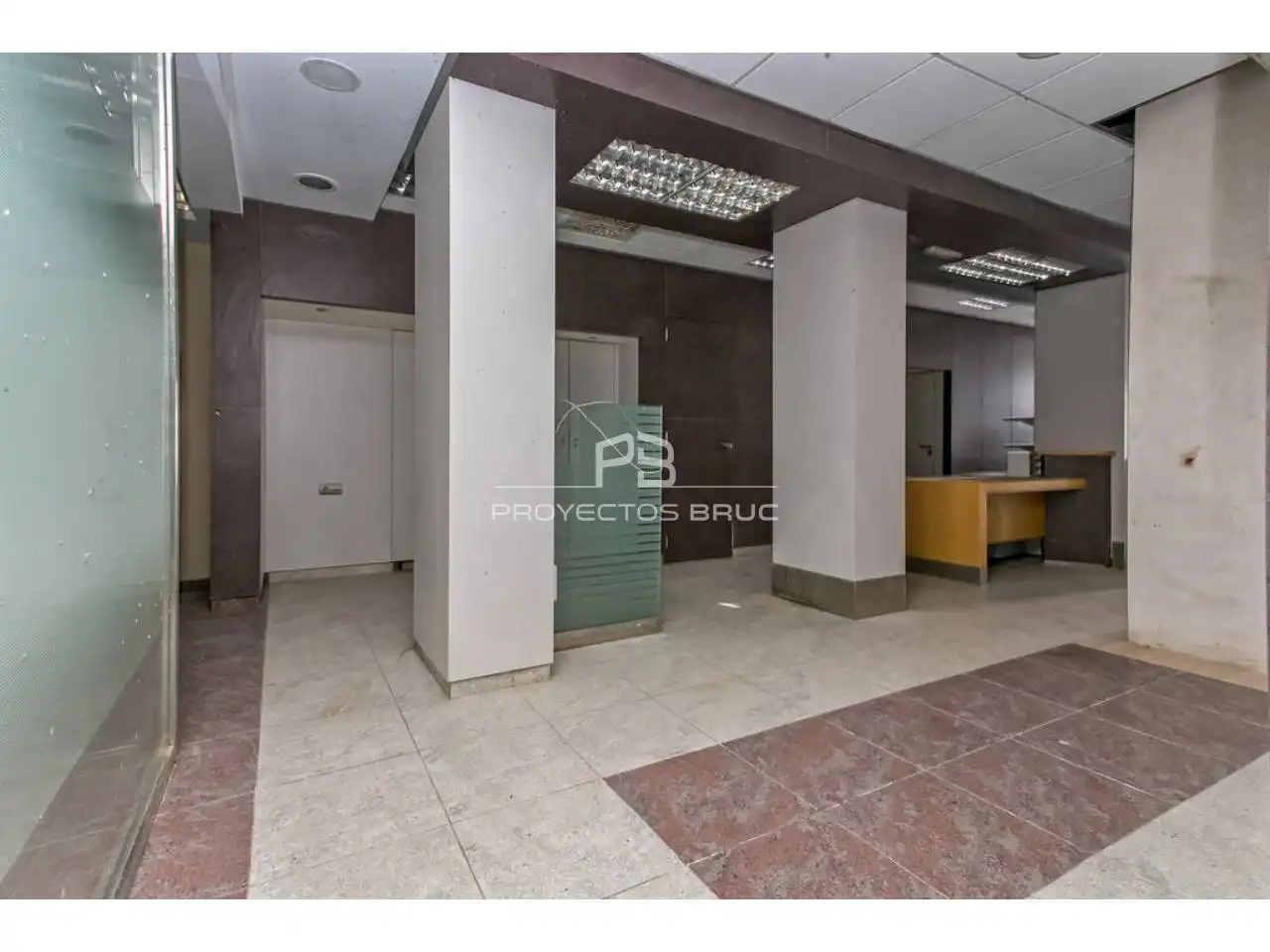 Business premises for sale in Calle Mosén Jacinto Verdaguer, imagen 7