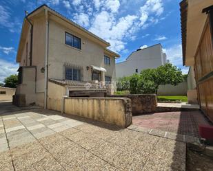 Exterior view of House or chalet for sale in Alcalá de Henares  with Swimming Pool and Balcony