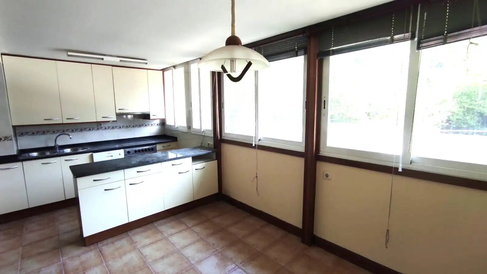 Cocina de Piso en venta en Eibar con Calefacción, Trastero y Horno