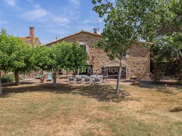 Casa rustica con piscina in vendita a Llagostera