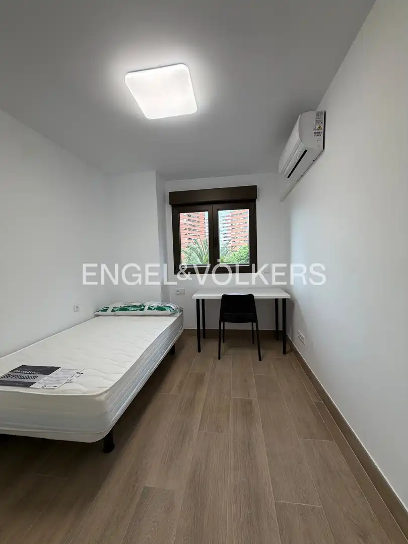 Habitación de Piso de alquiler en Valencia con Aire acondicionado, Calefacción y Balcón